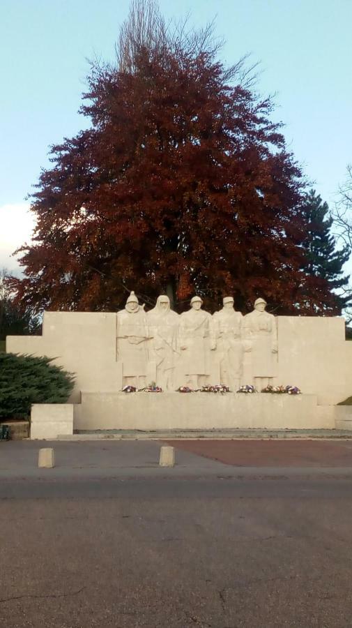 Gite Cis And Co Verdun-sur-Meuse Buitenkant foto